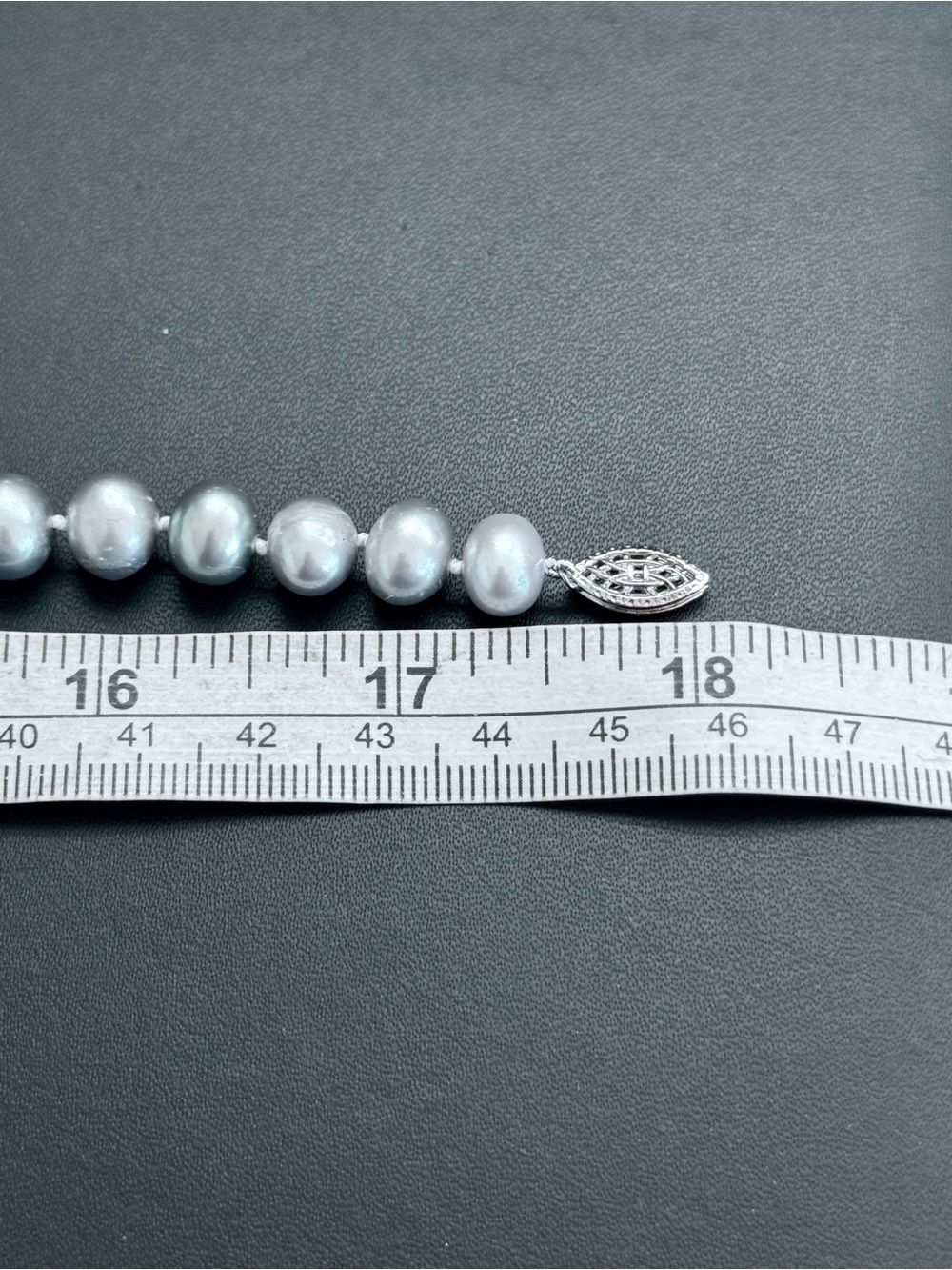 Real freshwater silver Pearl necklace 18” long 8-9MM - Picture 10 of 11